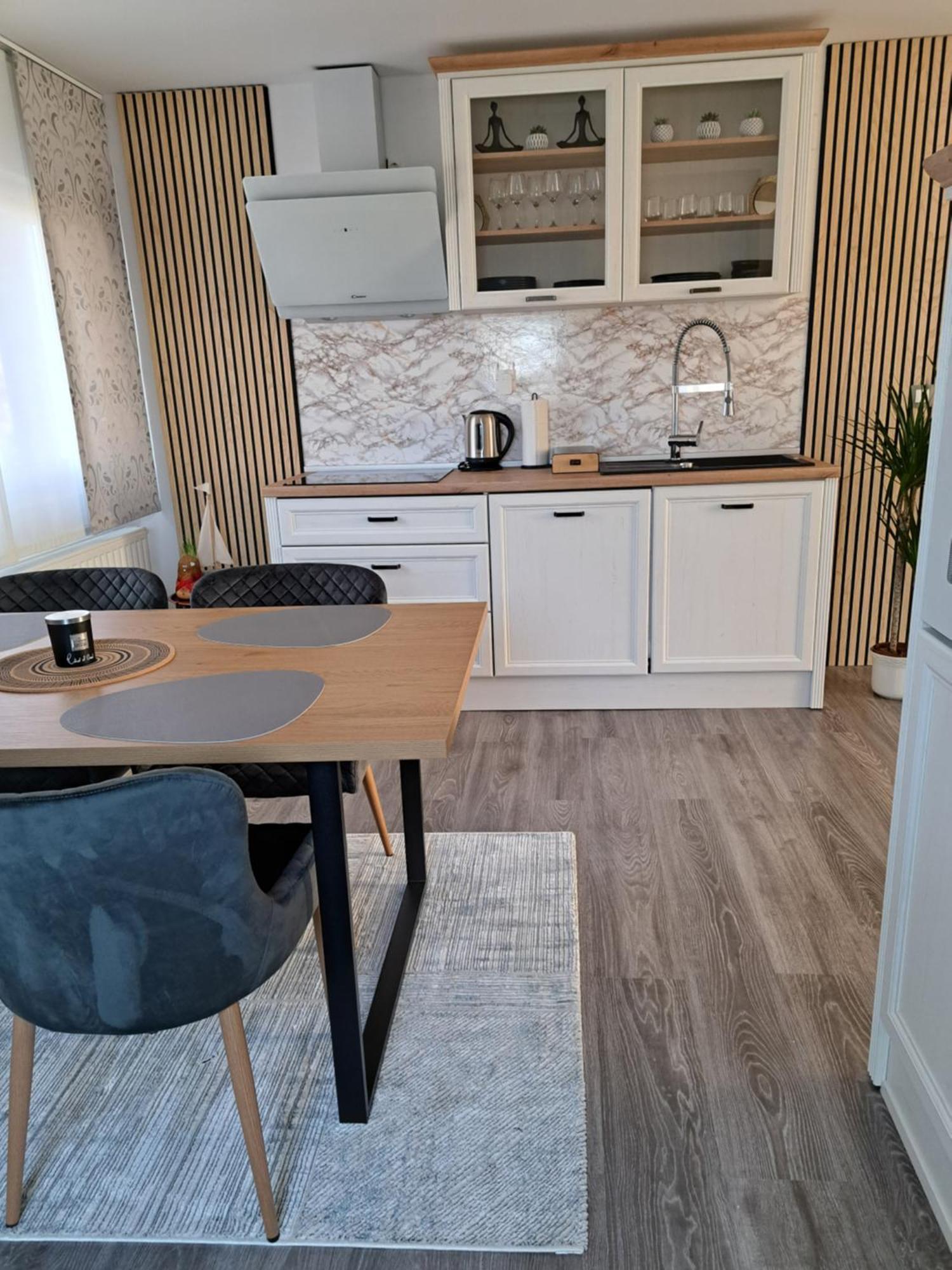 Apartmani Habibi Jalzabet Exteriér fotografie